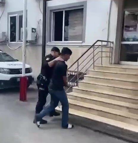 Adana’da kaçtığı 17 yıl hapis cezası bulunan bir hükümlü, silahlı