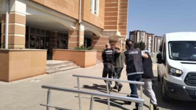 Kastamonu ilinde polis ekipleri tarafından gerçekleştirilen uyuşturucu operasyonunda tutuklanan iki