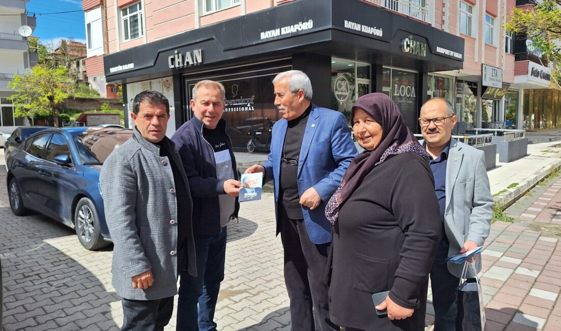 İYİ Parti Yerköy İlçe Başkanı Tahsin Kılıçlı, beraberinde İlçe Kadın