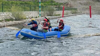 Yozgat’ta Okul Sporları kapsamında düzenlenen Liseler Arası Rafting Müsabakaları, Çekerek