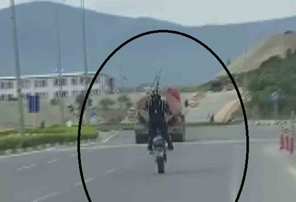 Hatay ilinde, EXPO mevkiinde şov yapmak amacıyla trafiği tehlikeye atan