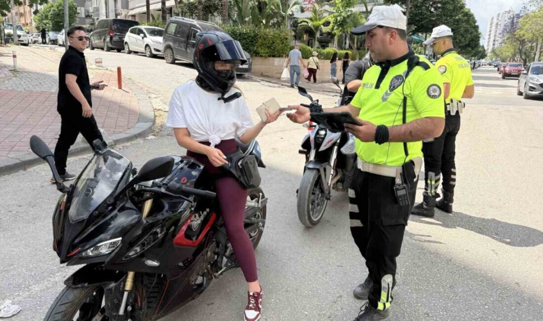 Adana’da, polis ekipleri tarafından trafik kontrolü sırasında 274 motosiklet sürücüsüne