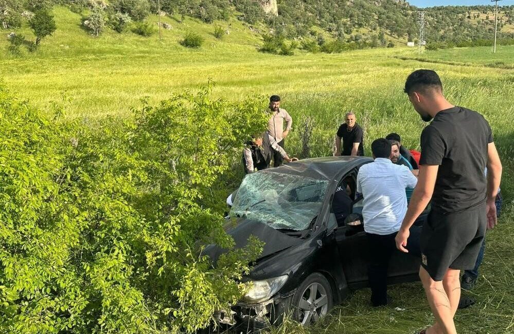 Adıyaman’ın Gölbaşı ilçesinde meydana gelen trafik kazasında iki aracın kafa