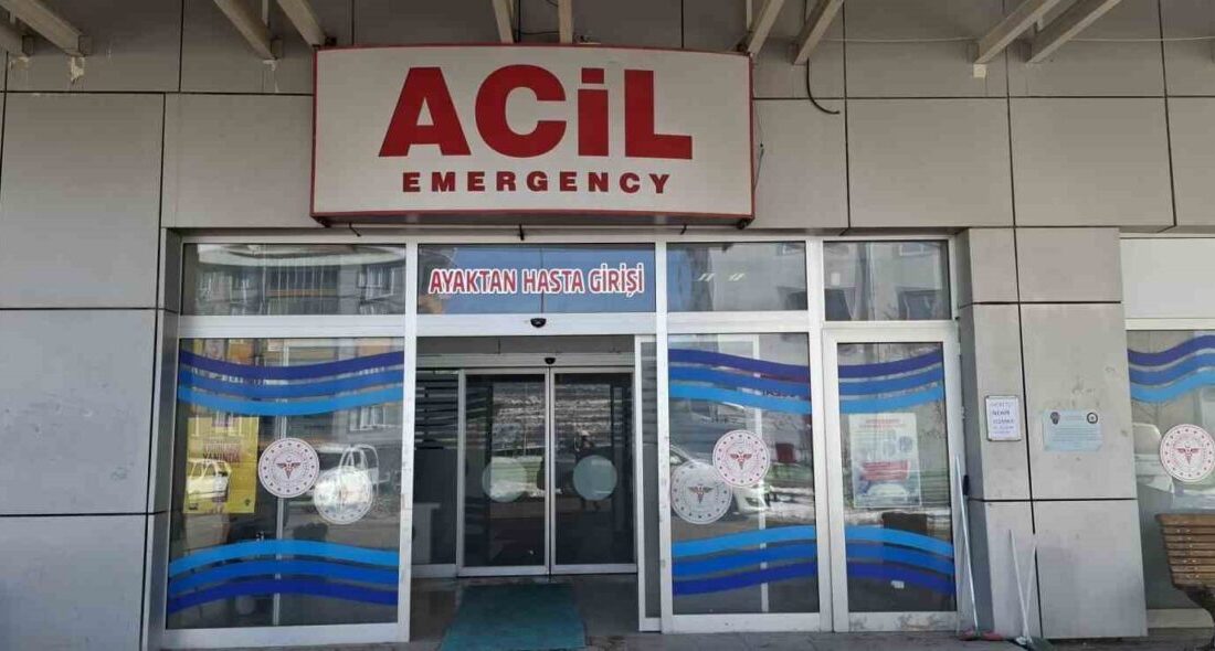 Adıyaman’ın Gölbaşı ilçesine bağlı Balkar beldesinde, 6 öğrenci çağla yedikten