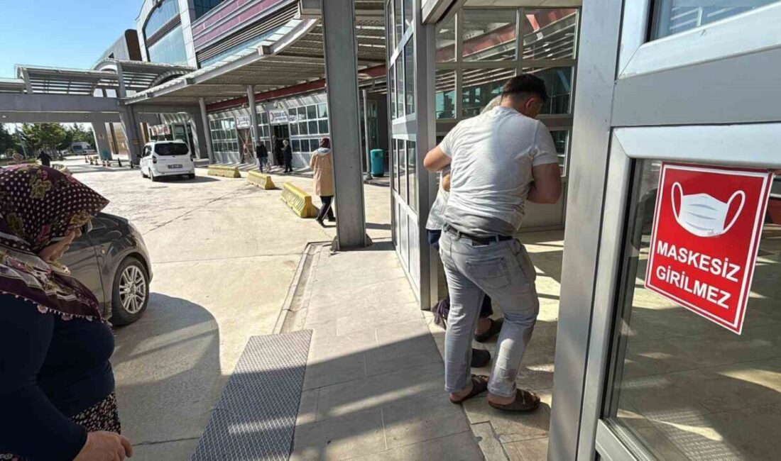 Afyonkarahisar ilinde, kurban kesimi sırasında yaralanan acemi kasaplar acil servislere