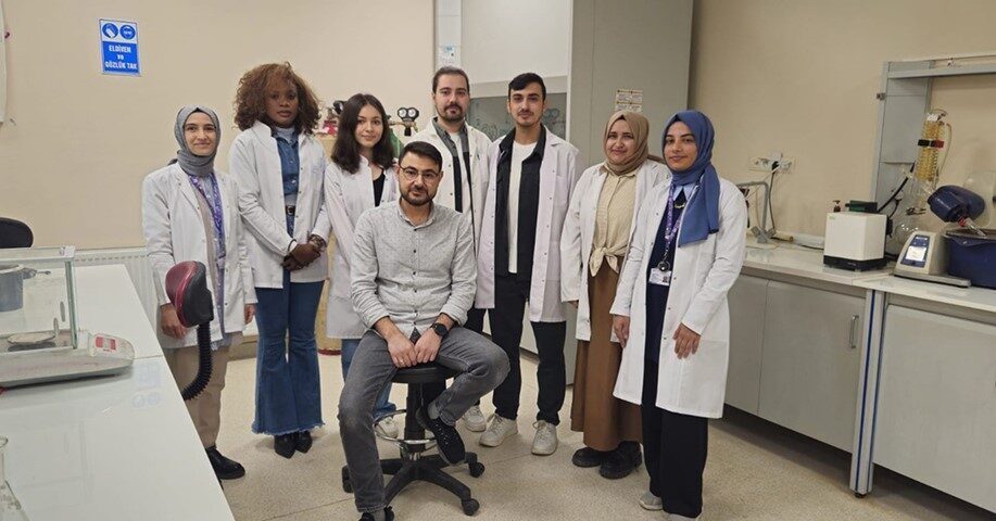 Erzurum Teknik Üniversitesi Fen Fakültesi Temel Bilimler Bölümü’nde görevli Doç.