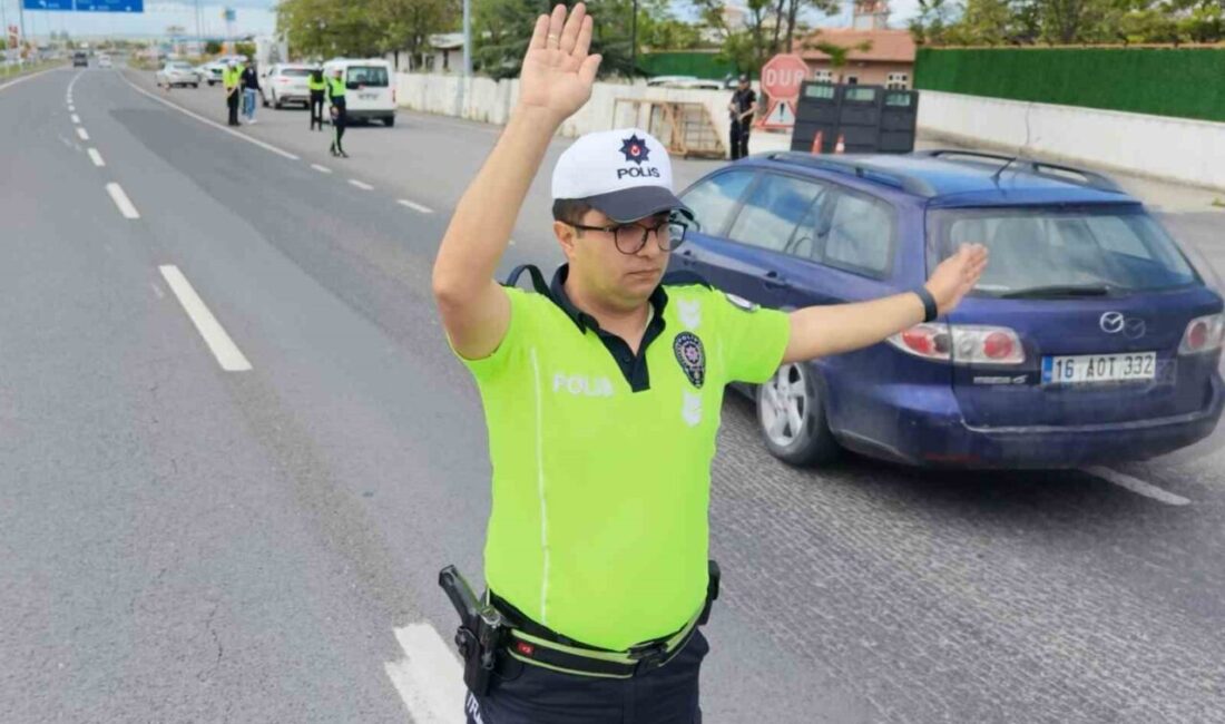 Aksaray’da bayram tatilinin son gününde, özellikle kara yollarında polis ekipleri