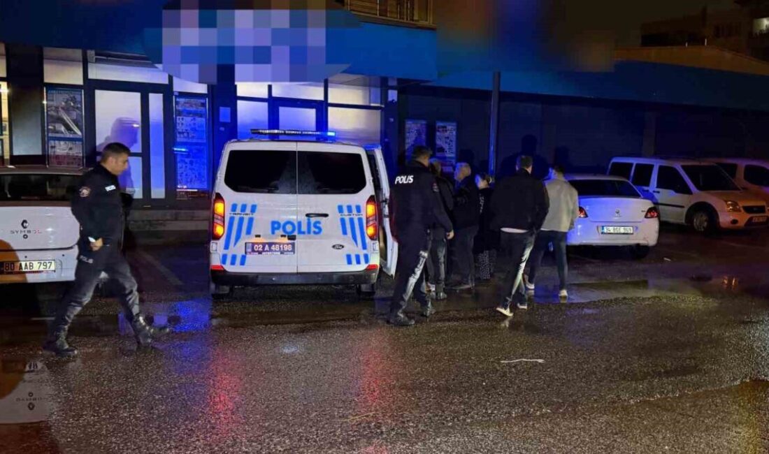 Adıyaman’da, polis ekipleri, Yeni Mahalle Karapınar Caddesi’nde alacak verecek meselesi