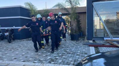 Alanya ilçesindeki bir sitede bulunan dairenin asma tavanının çökmesi sonucu