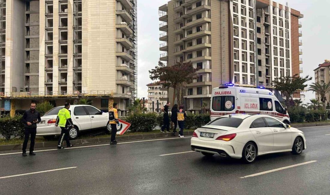 Alanya ilçesinde meydana gelen trafik kazasında sürücü, kontrolünü kaybettiği otomobiliyle