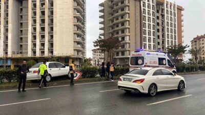 Alanya ilçesinde meydana gelen trafik kazasında sürücü, kontrolünü kaybettiği otomobiliyle