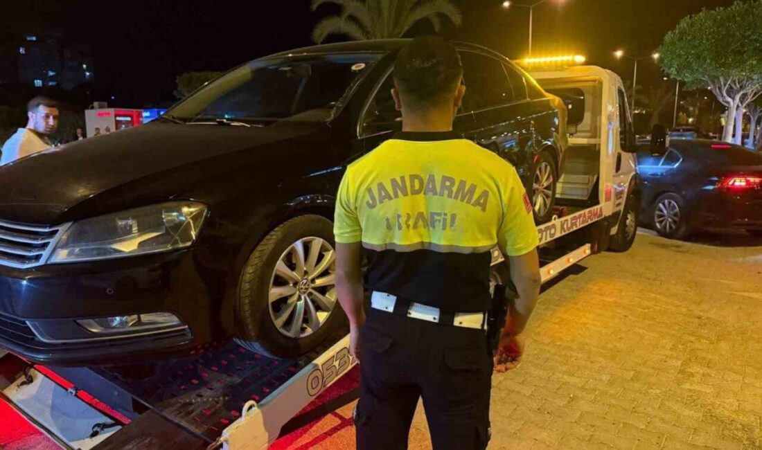 Alanya ilçesinde Jandarma ekipleri tarafından gerçekleştirilen trafik denetimlerinde 8 aracın