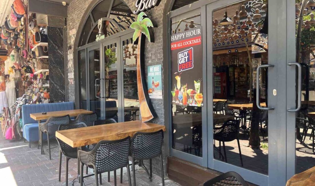 Alanya ilçesinde yaşanan bir olayda, iki kişi arasında başlayan sözlü