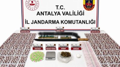 Antalya’nın Alanya ilçesinde düzenlenen bir uyuşturucu operasyonunda 2 kişi hakkında