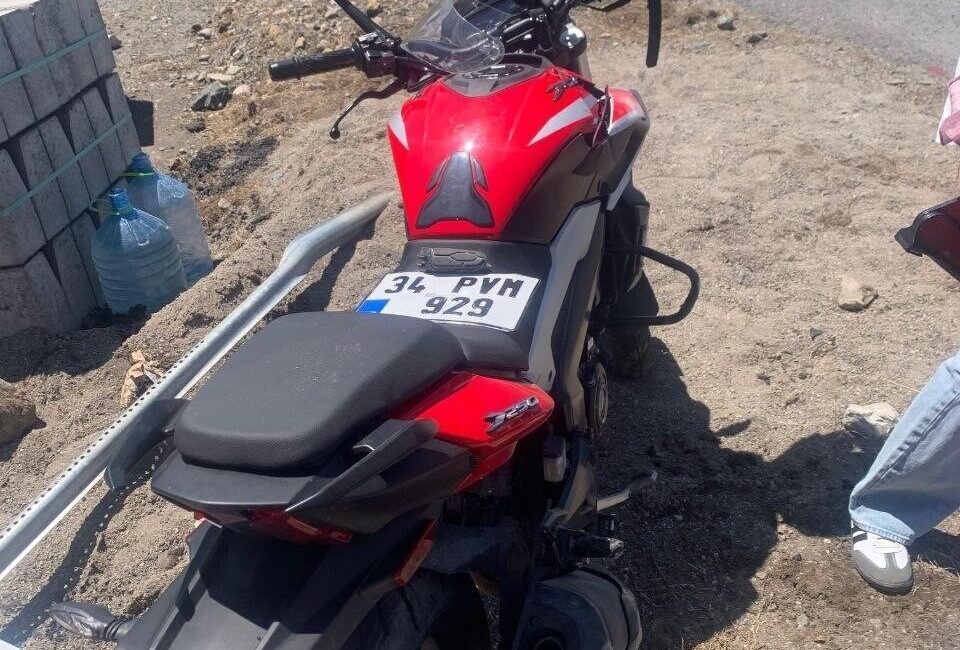 Alaplı ilçesinde meydana gelen trafik kazasında bir motosiklet sürücüsü yaralandı.