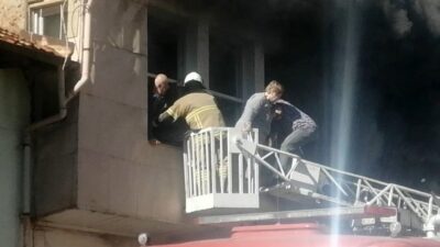 Yalvaç İlçesi’nde meydana gelen yangında, ahşap iki katlı bir ev