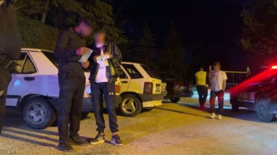 Burdur’da, polis ekiplerinin “dur” ihtarına uymayarak kaçan alkollü bir sürücü,