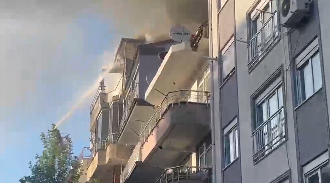 Amasra ilçesine bağlı Kum Mahallesi’nde yer alan 6 katlı bir