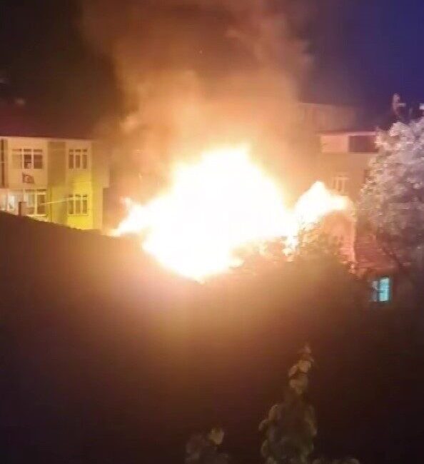 Suluova ilçesinde meydana gelen yangında tek katlı bir ev kullanılamaz