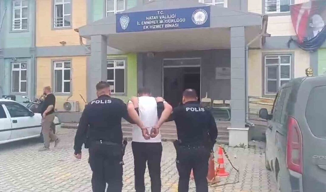 Antakya ilçesinde polis ekipleri, aranan bir şahsı yakalayarak hakkında verilen
