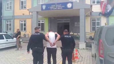 Antakya ilçesinde polis ekipleri, aranan bir şahsı yakalayarak hakkında verilen