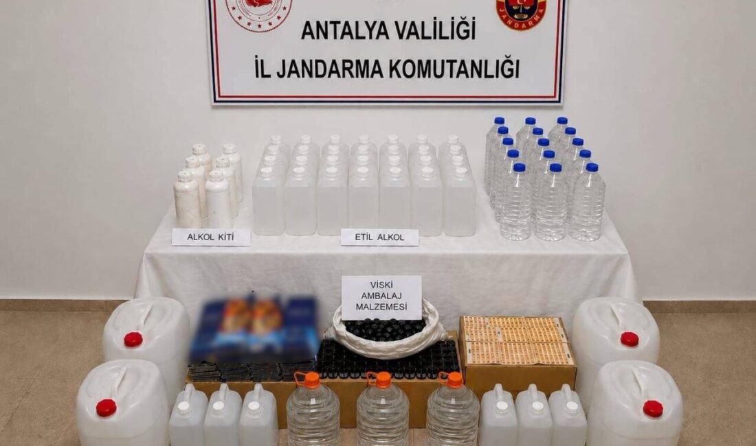 Antalya’nın Konyaaltı ilçesinde düzenlenen operasyonda 170 litre etil alkol ve