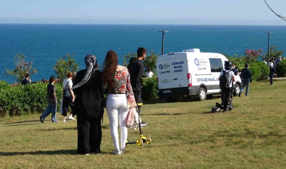 Antalya’da Düden Şelalesi’nin denize döküldüğü noktada bir kişinin hayatını kaybettiği