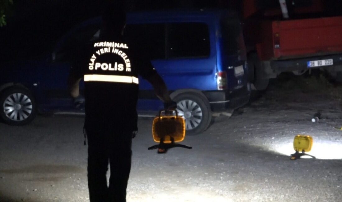 Antalya’da alacak verecek anlaşmazlığından kaynaklanan bıçaklı bir kavgada bir kişi