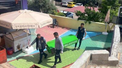 Alanya ilçesinde bir hostelde konaklayan 58 yaşındaki bir adamın odasında