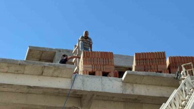 Serik ilçesinde kontrol için çıktığı inşaatın üst katında mahsur kalan