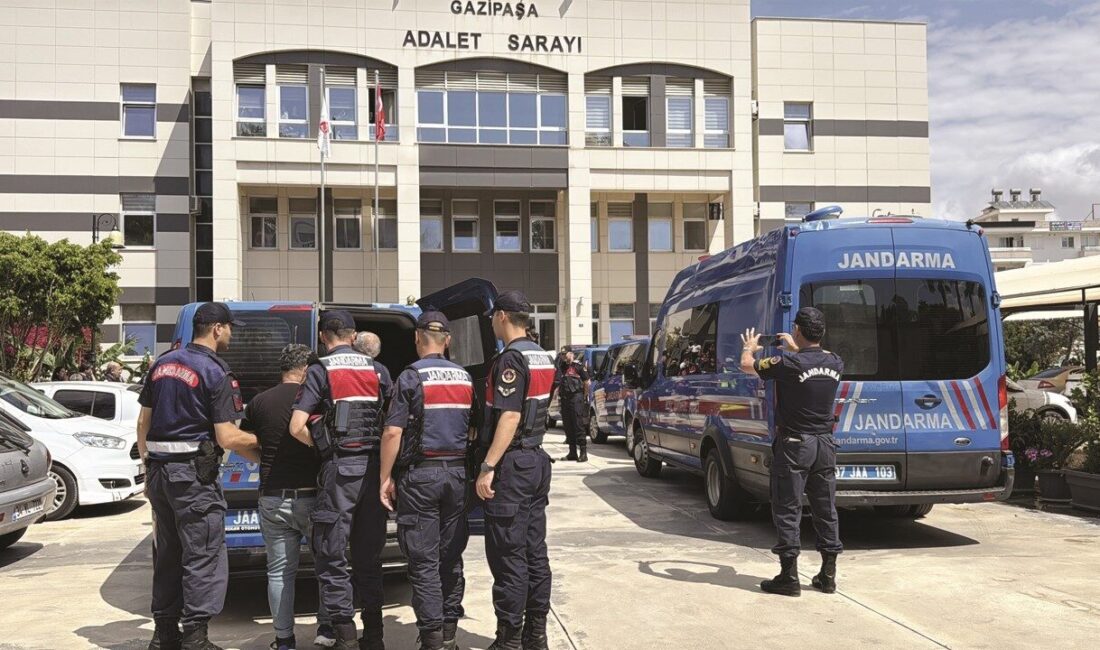 Antalya’nın Gazipaşa ilçesinde yürütülen usulsüz reçete ve ilaç temini soruşturması