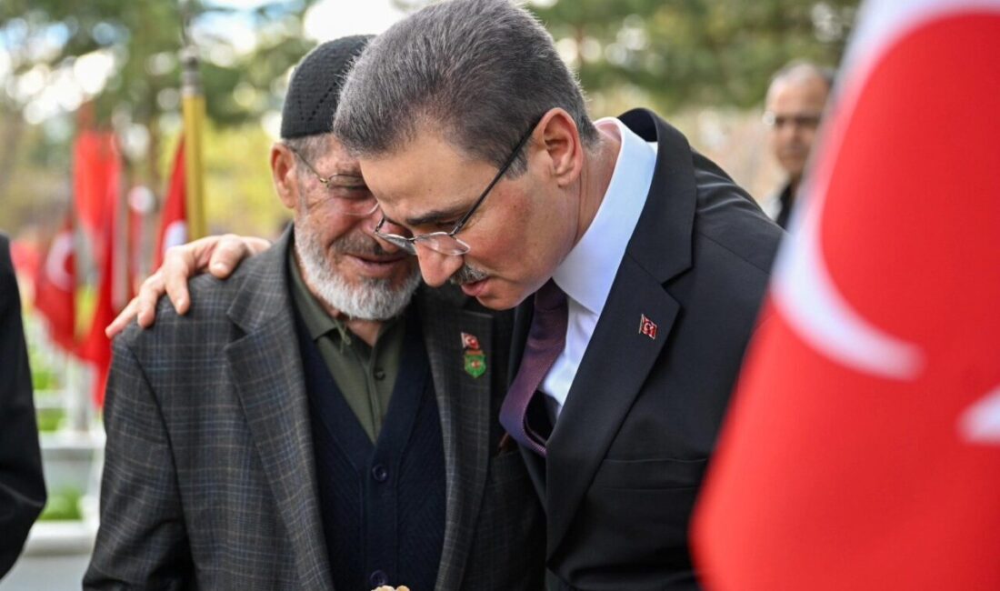 Erzurum Valisi Aydın Baruş ve beraberindeki protokol üyeleri, Arafe Günü
