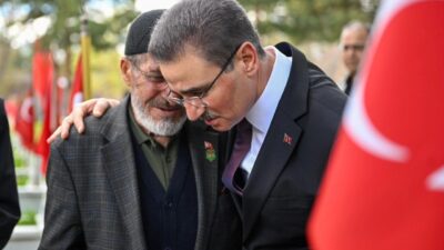Erzurum Valisi Aydın Baruş ve beraberindeki protokol üyeleri, Arafe Günü