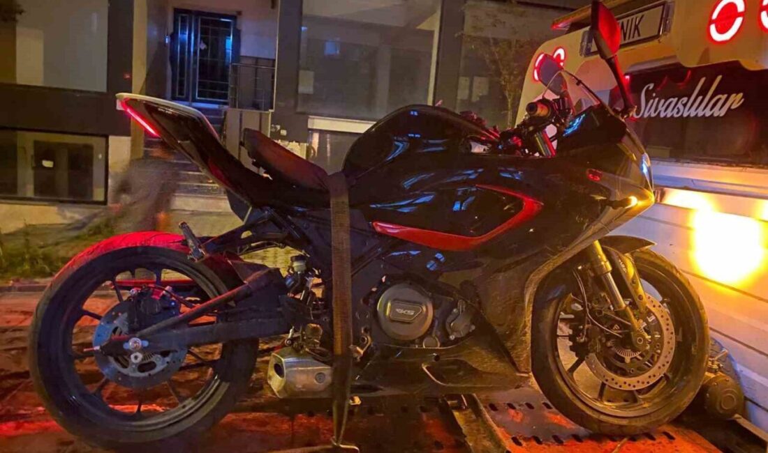 Arnavutköy ilçesinde, yunus polislerinin dikkati sayesinde uyuşturucu madde, ruhsatsız tabanca