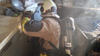 Arsuz ilçesindeki bir apartman dairesinde meydana gelen yangın hızla kontrol