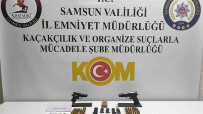 Samsun’un Atakum ilçesinde gerçekleştirilen polis operasyonunda, ruhsatsız silahlar, fişekler ve