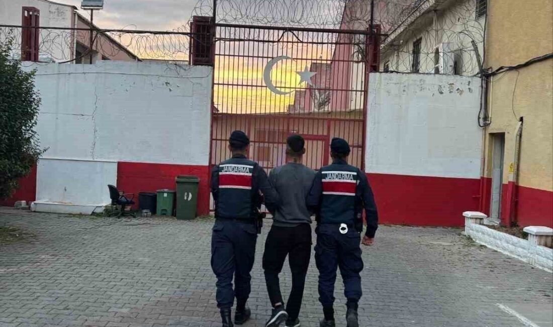 Aydın’da, jandarma ekiplerinin yürüttüğü operasyonlar sonucunda 2 hükümlü, haklarında kesinleşmiş
