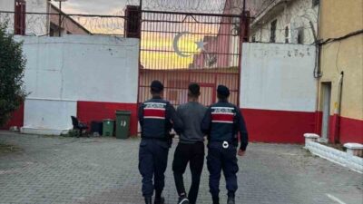 Aydın’da, jandarma ekiplerinin yürüttüğü operasyonlar sonucunda 2 hükümlü, haklarında kesinleşmiş