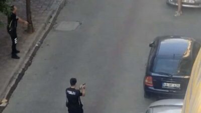 Aydın’ın Efeler ilçesinde bir genç kız, samuray kılıcıyla sokak ortasında