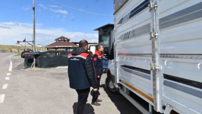 Bayburt’ta Kurban Bayramı’na kısa bir süre kala canlı hayvan sevkiyatları