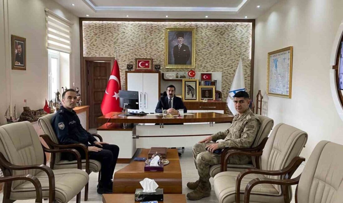 Arpaçay ilçesinde güvenlik ve asayiş konularının ele alındığı bir toplantı