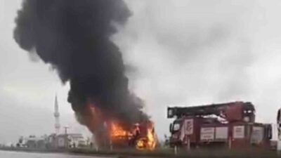 Sakarya’nın Hendek ilçesinde seyir halindeki bir şehirlerarası yolcu otobüsünde çıkan