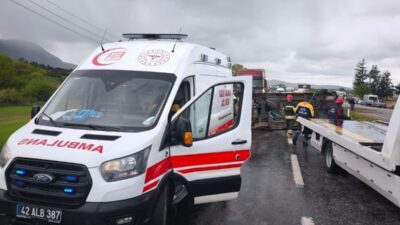Konya’nın Beyşehir ilçesinde bir minibüsün devrilmesi sonucu sürücü yaralandı. Beyşehir