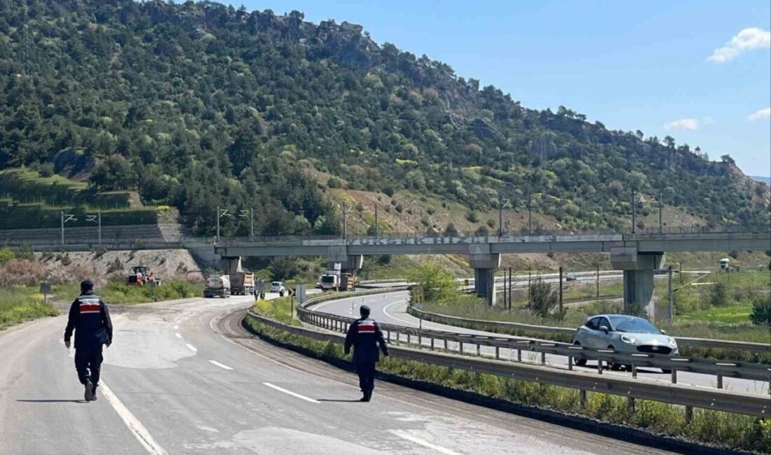 Bilecik’te D-650 karayolunda sürücüler etkileyecek bir çalışma başladı. Bayırköy Beldesi