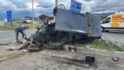 Bingöl’de meydana gelen trafik kazasında hayvan yüklü bir kamyonun iki