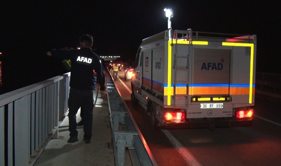 Kayseri’ye bağlı Felahiye ilçesinde, bir kişinin Yaşar Karayel Viyadüğü’nden Kızılırmak’a