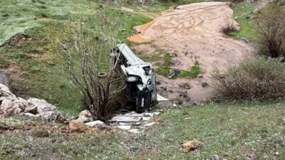 Bitlis’in Yolalan beldesinde meydana gelen trafik kazasında 4 kişi yaralandı.