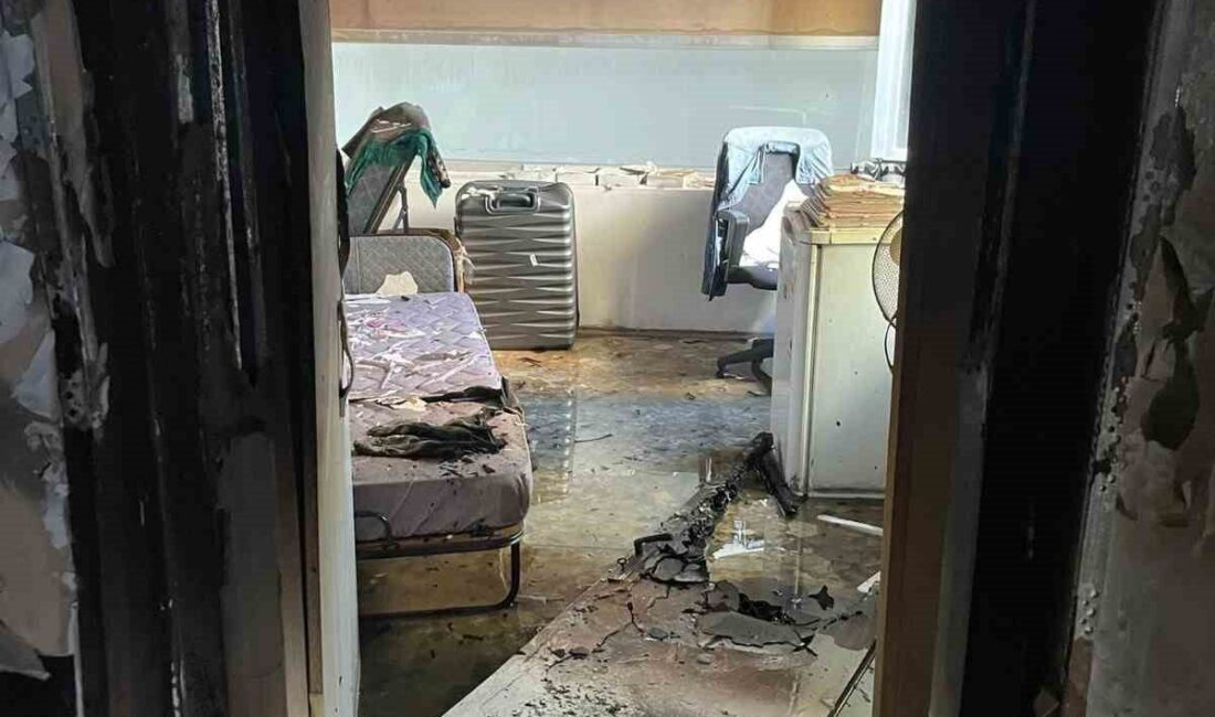 Bodrum ilçesinde bulunan bir işyerinin üst katında meydana gelen yangın,