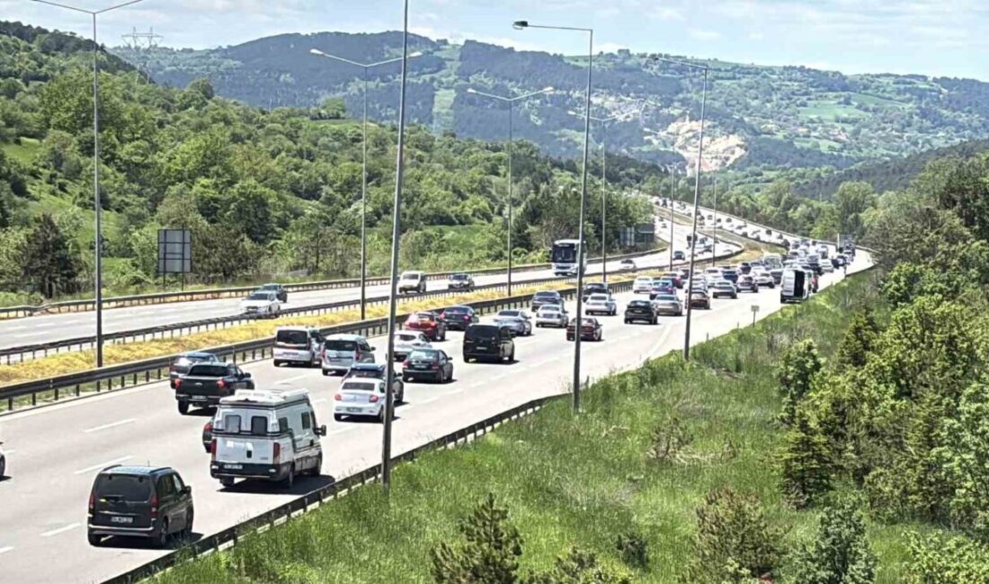 Kurban Bayramı’nın 4. gününde öğle saatlerinde Bolu geçişinde TEM Otoyolu
