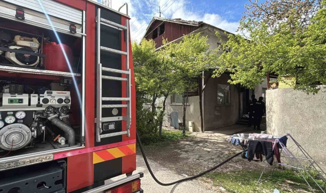Bolu ilindeki Sağlık Mahallesi’nde yer alan 2 katlı bir evin